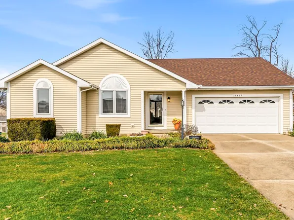 25855 Fox Tail Trl, South Bend, IN 46628