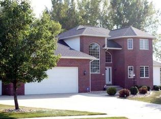 410 Primrose Dr, Hudson, IA 50643