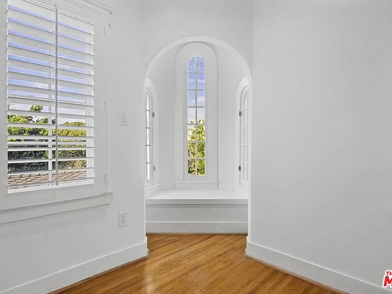 439 S Beverwil Dr — Photo 17