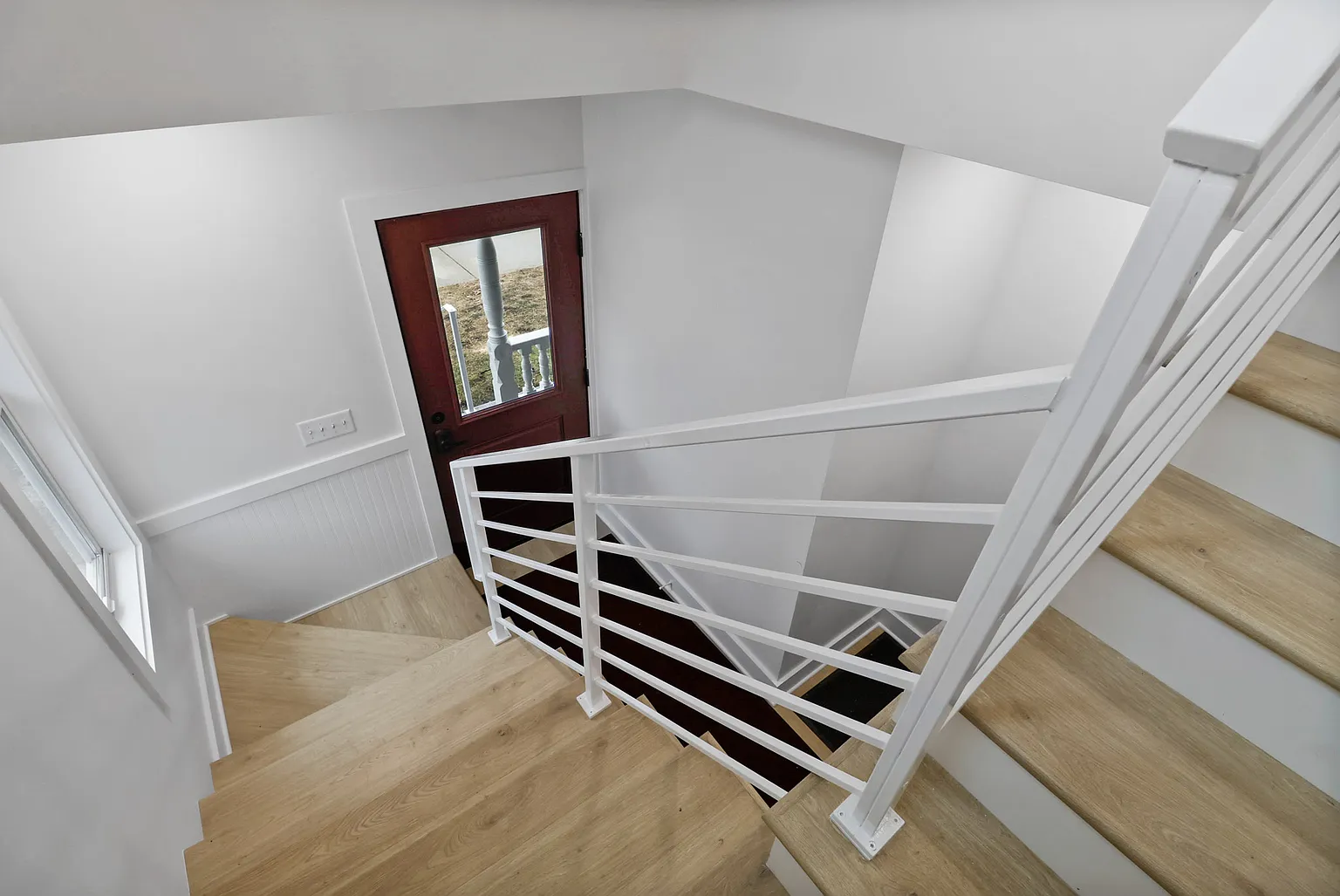 421 E 8th St APT 2 photo 1