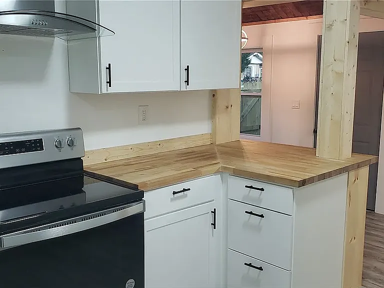 1690 Townsend St — Photo 7