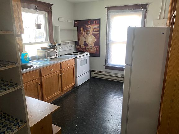 5th image of 117 N Gill St #1