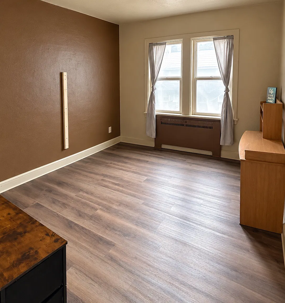 2 bed, $1,300 — Photo 3