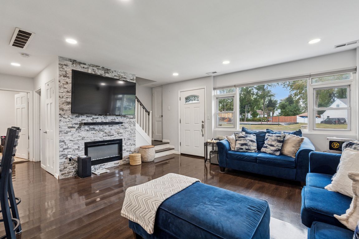 next background image