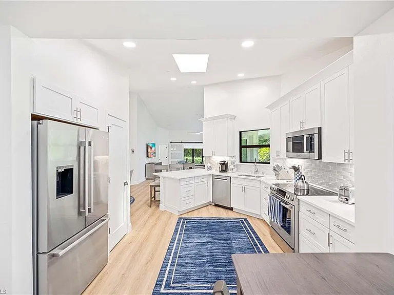 571 Park Shore Dr #G-6 — Photo 16