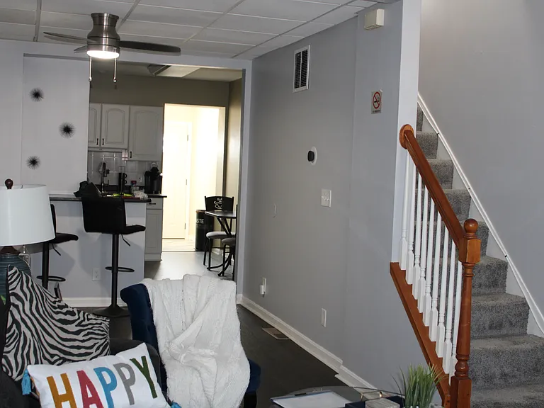1225 James St — Photo 11