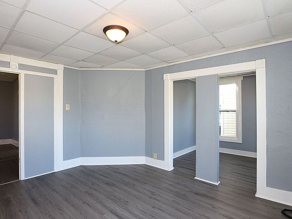 4th image of 321 S Main St