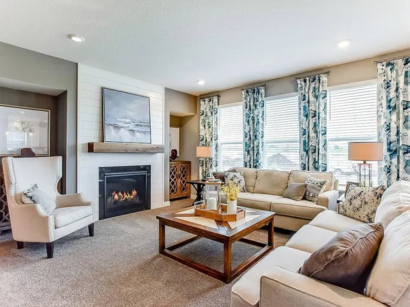 520 Goldenrod Trl, Waconia, MN 55387