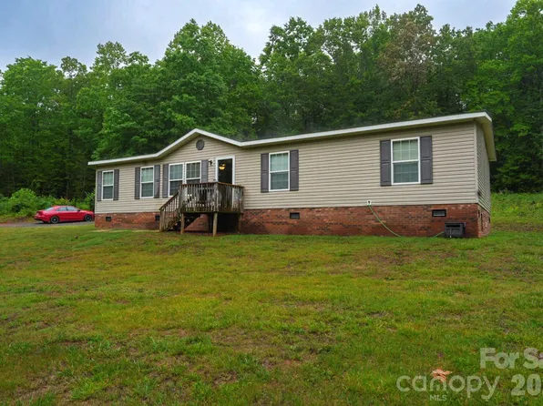 366 W Rocky Ln, Dobson, NC 27017