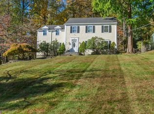 10 Carroll Dr, Mendham, NJ 07945
