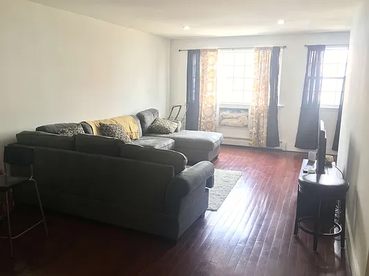 Rented by Nooklyn NYC LLC | media 44