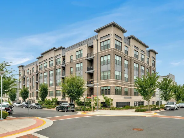 2320 Field Point Rd #4-102, Herndon, VA 20171