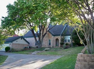 700 Durango Ct, Irving, TX 75062