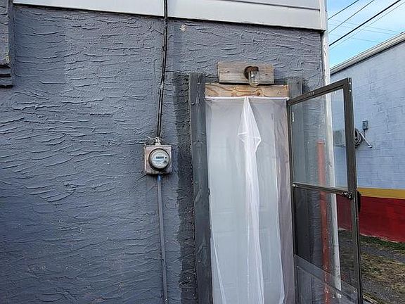 4th image of 413 Church St