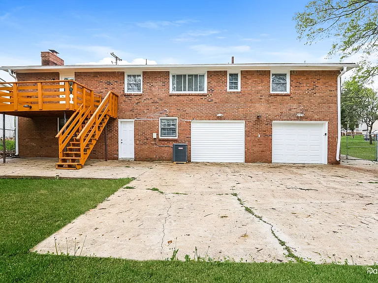 2618 Timberland Dr — Photo 15