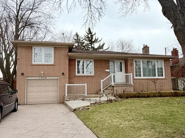 1830 Christopher Rd, Mississauga, ON L5J 2K8
