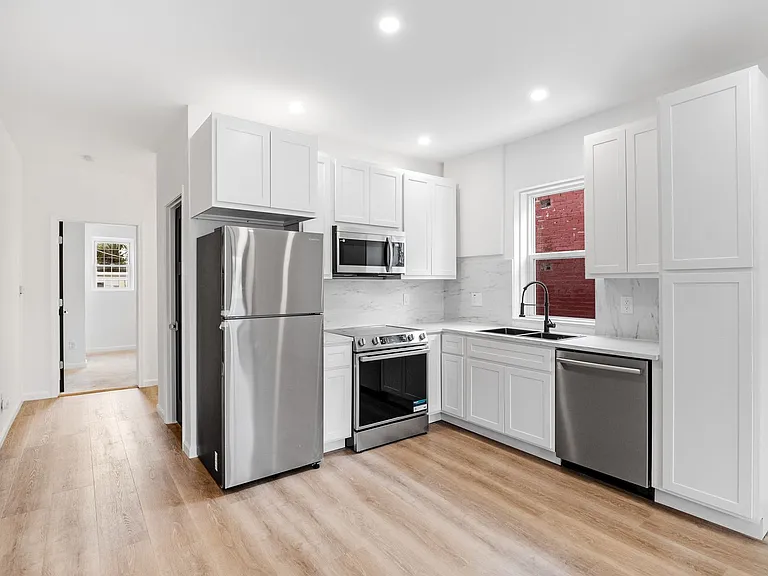 4337 Fyler Ave — Photo 10
