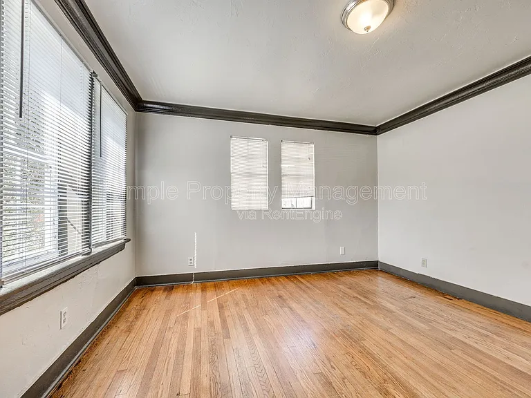 2357 W Park Pl — Photo 3