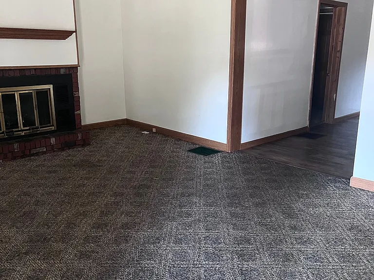 2250 Garfield Ave — Photo 3