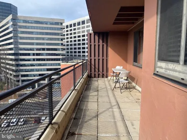 1121 Arlington Blvd APT 1012, Arlington, VA 22209
