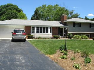 16150 Onondaga Cir, Brookfield, WI 53005