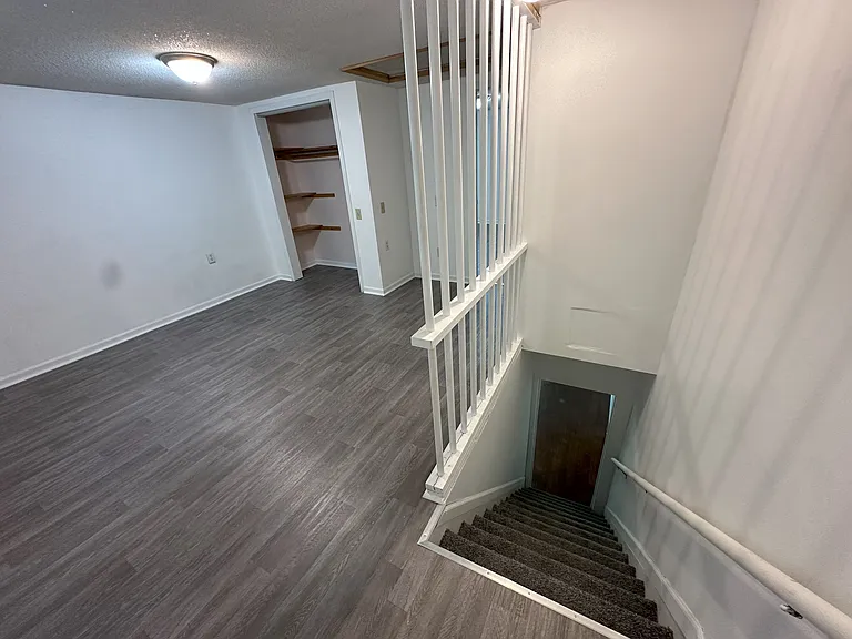 214 W Church St — Photo 11