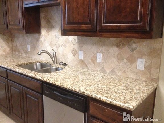 4th image of 4001 Oakwood Ct