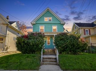 32 Summit Ave, North Plainfield, NJ 07060