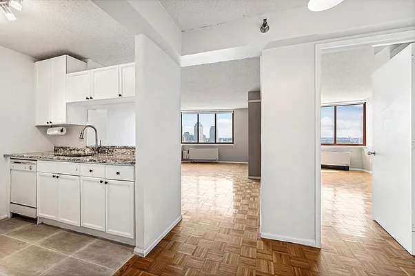 Sold by Modern Spaces | media 3