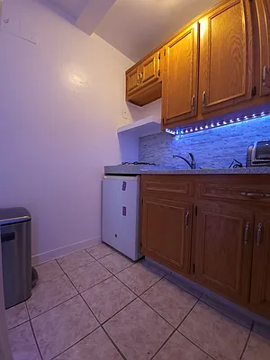 Rented by Green Home NY Realty LLC | media 10