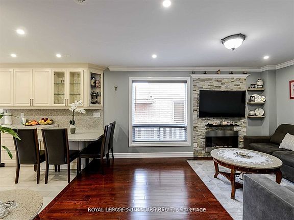 5th image of 6222 Fullerton Cres