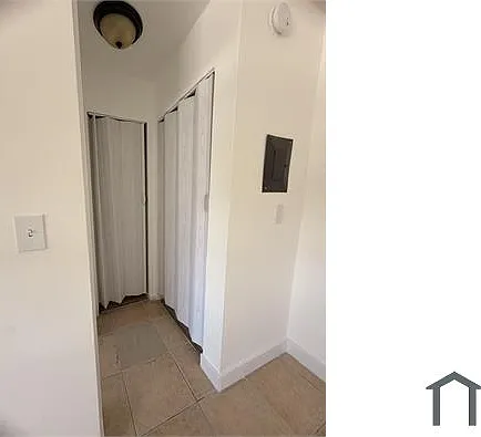 8450 NE Miami Ct #4 — Photo 2