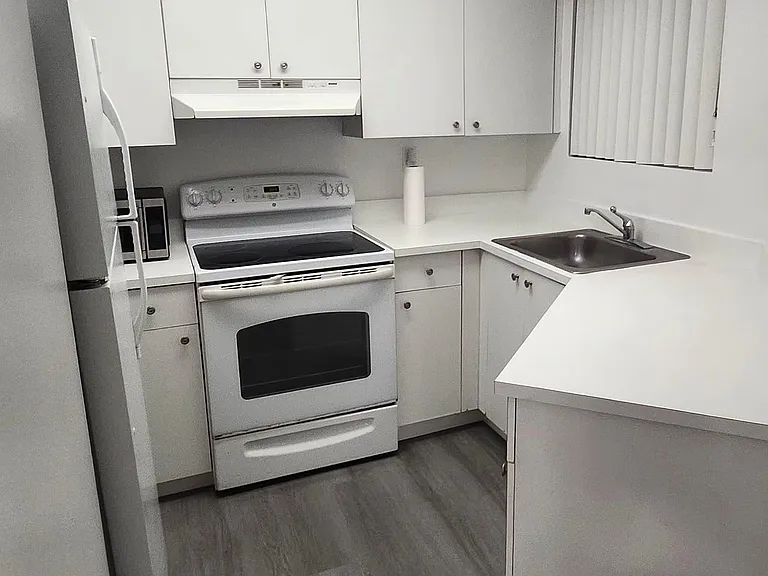 8205 SW 152nd Ave #F-105 — Photo 3