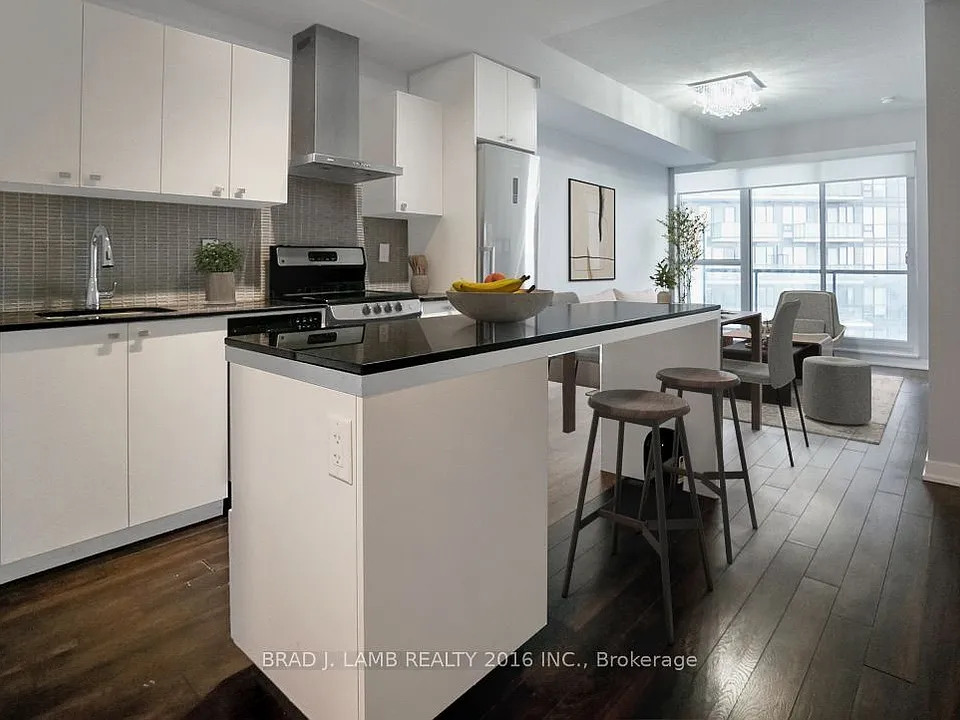 51 E Liberty St #2211