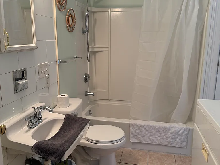 17 Arlington St #1 — Photo 3