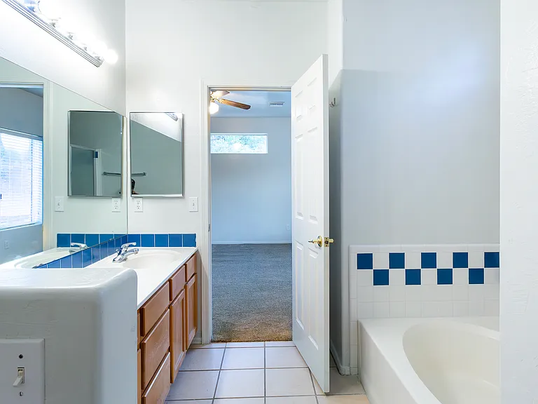 392 Falcon Ct — Photo 26