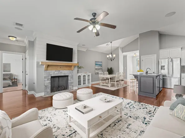 7373 Estelle Dr, Denham Springs, LA 70726