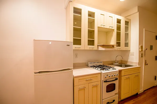 Rented by Brown Harris Stevens | media 8