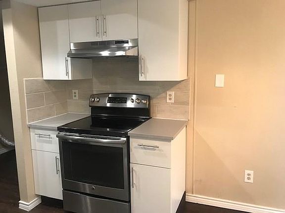 3rd image of 2612 Alcott Ln APT B