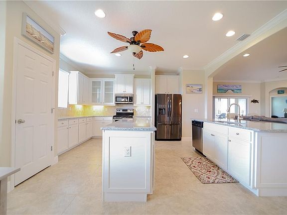 3rd image of 6373 Caicos Ct