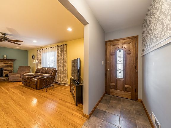 4th image of 538 Kinsella Dr