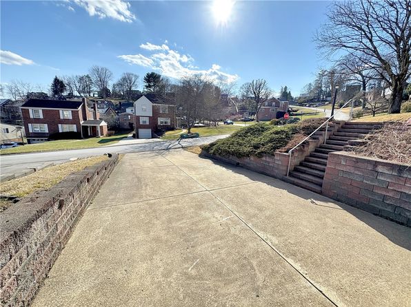 245 Constitution Dr, Pittsburgh, PA 15236