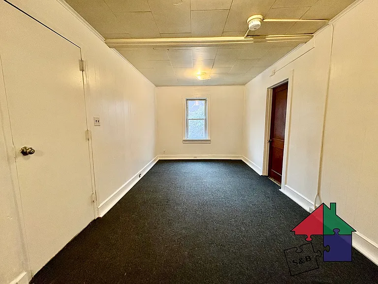 23 Weaver Ln — Photo 1