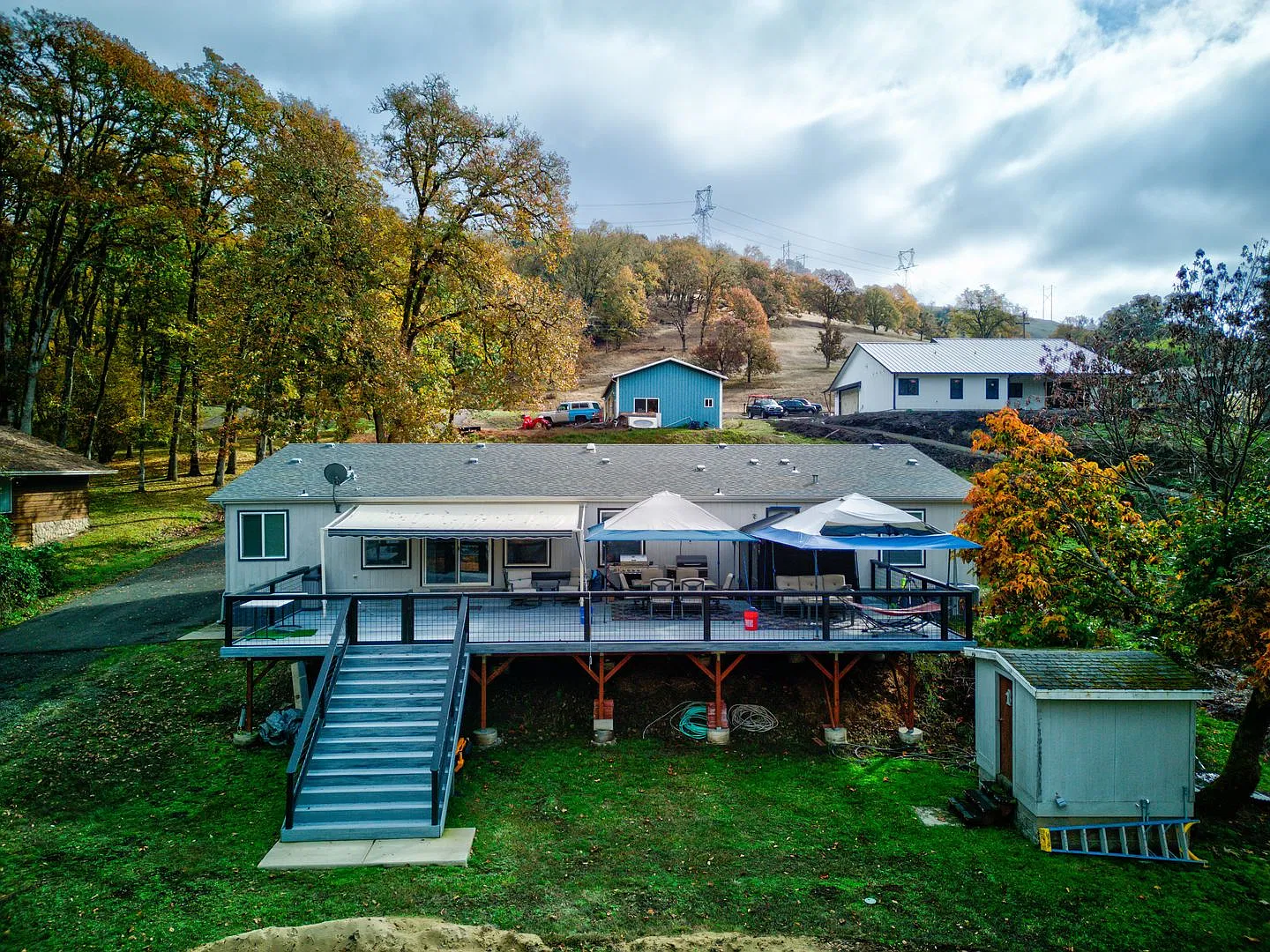 5 bedroom home on the North Umpqua River — Photo 2