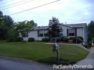 405 S 7th St, Cedar Springs, MI 49319