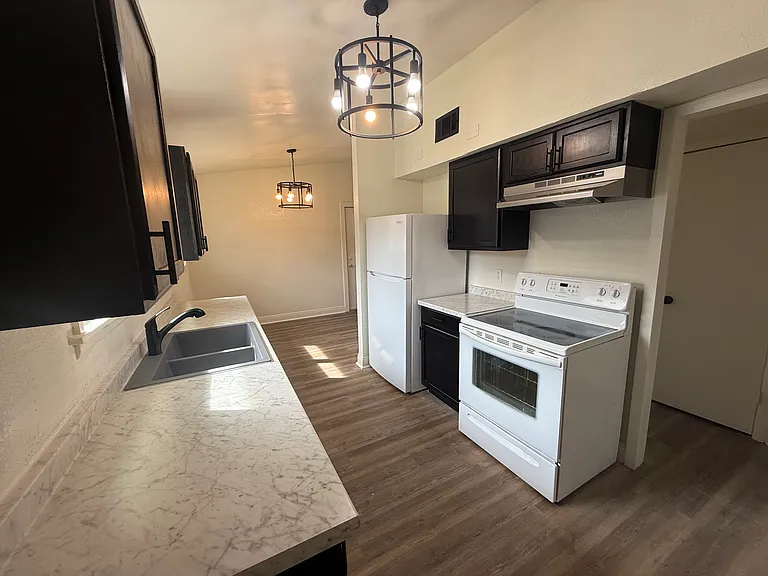 2916 Williams Ave — Photo 10