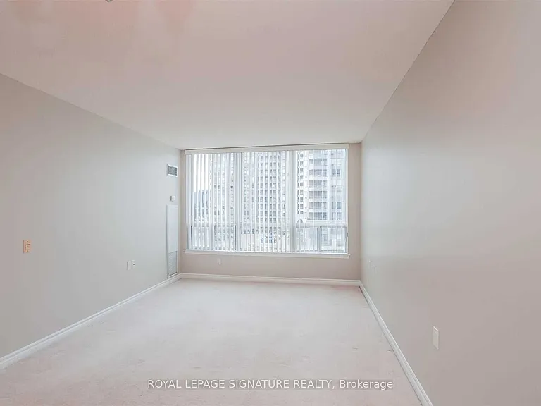 9017 Leslie St #603 — Photo 10