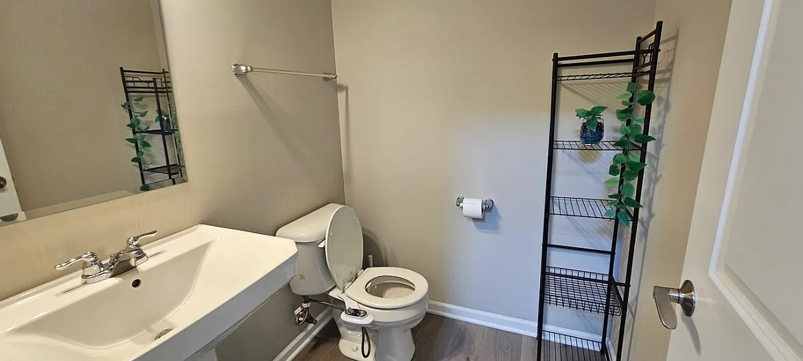 3 bed, 2.5 bath, 1757 sqft, $3,100 — Photo 4