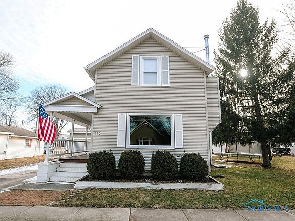 2nd image of 219 Union St