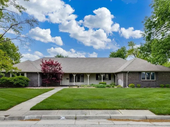 815 Bannock Burn Rd, Hutchinson, KS 67502